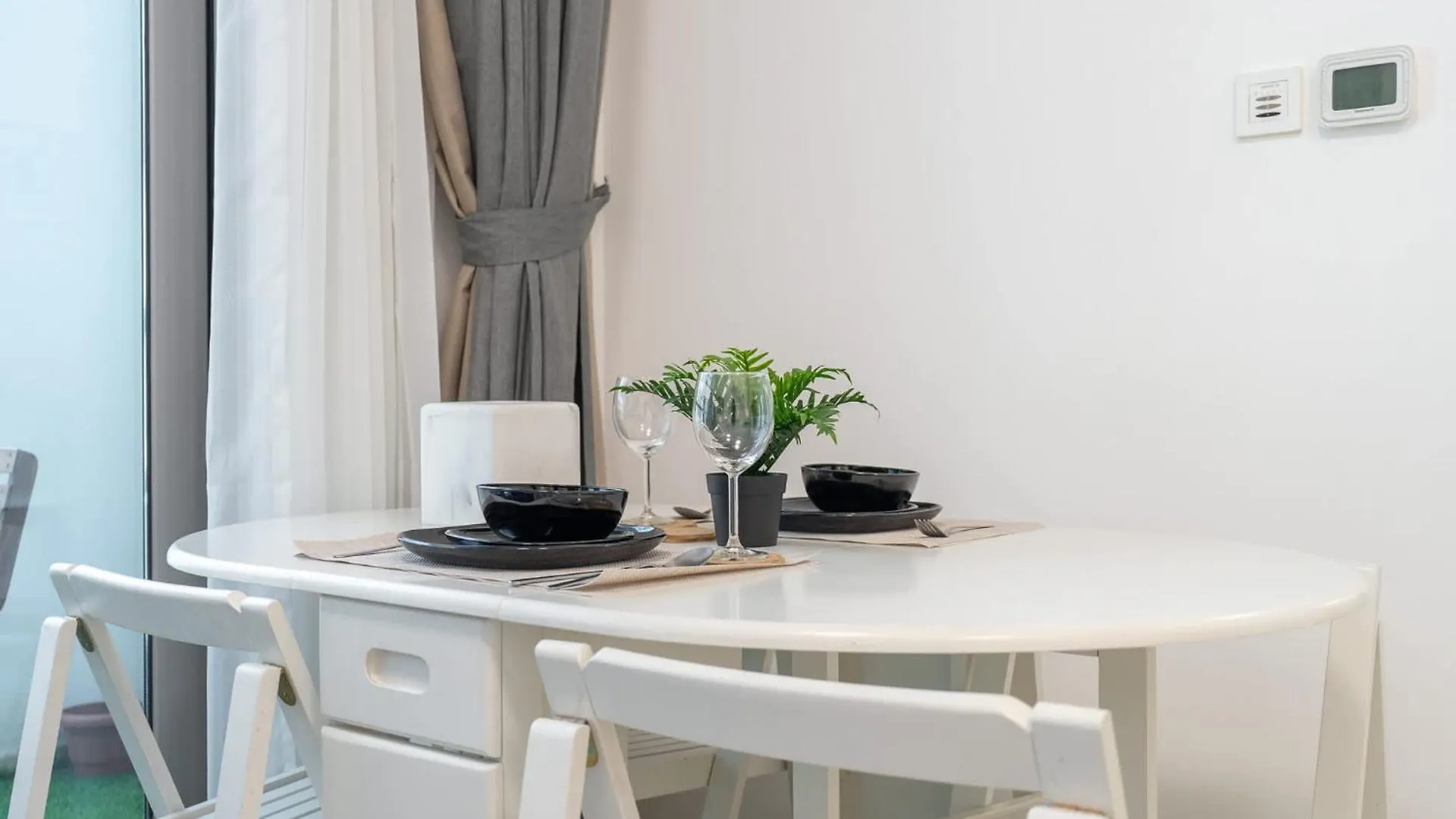 Spectacular Studio In Marina That Sleeps 2 Dubai 0*,